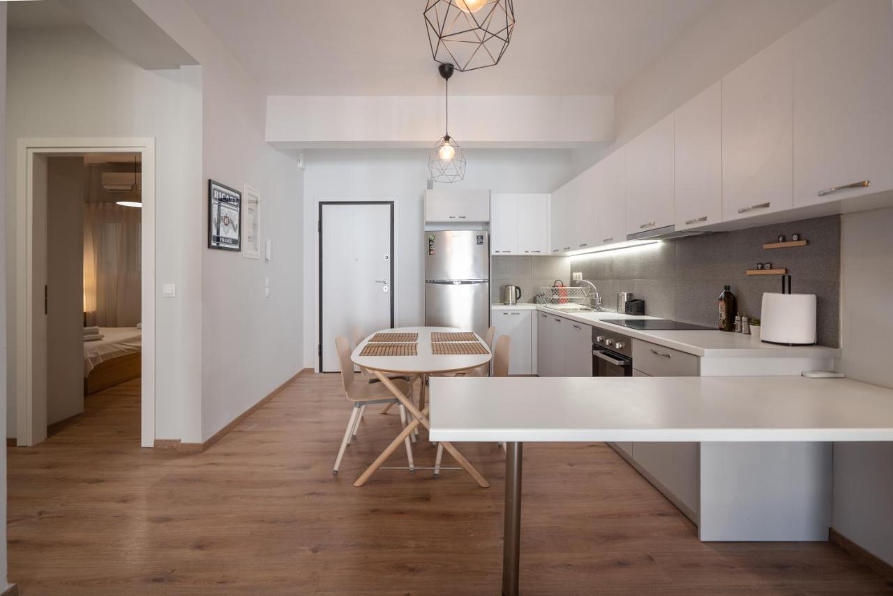 Exclusive Apartment In The Heart Of Афины Экстерьер фото