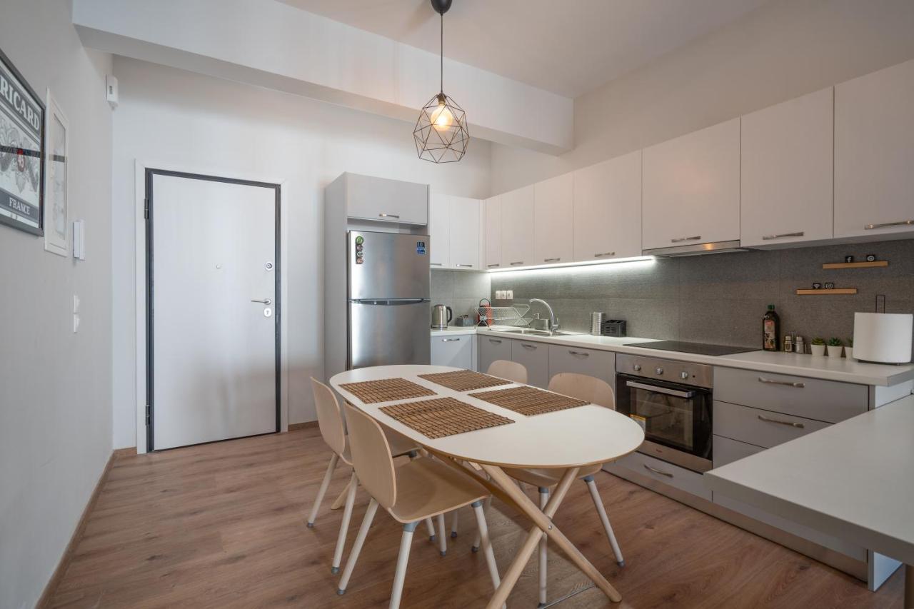 Exclusive Apartment In The Heart Of Афины Экстерьер фото