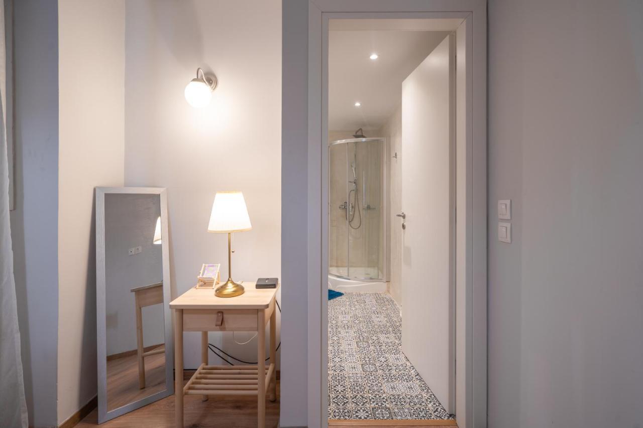 Exclusive Apartment In The Heart Of Афины Экстерьер фото
