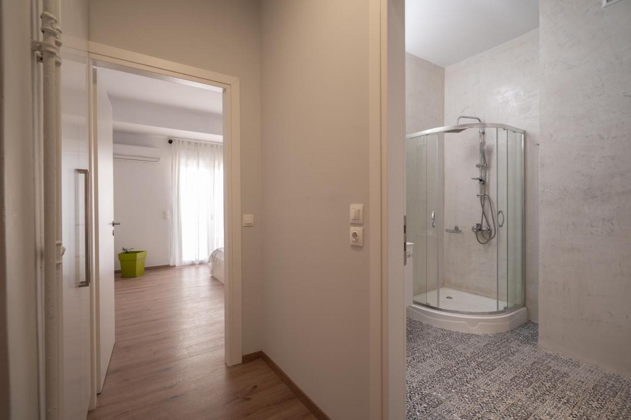 Exclusive Apartment In The Heart Of Афины Экстерьер фото