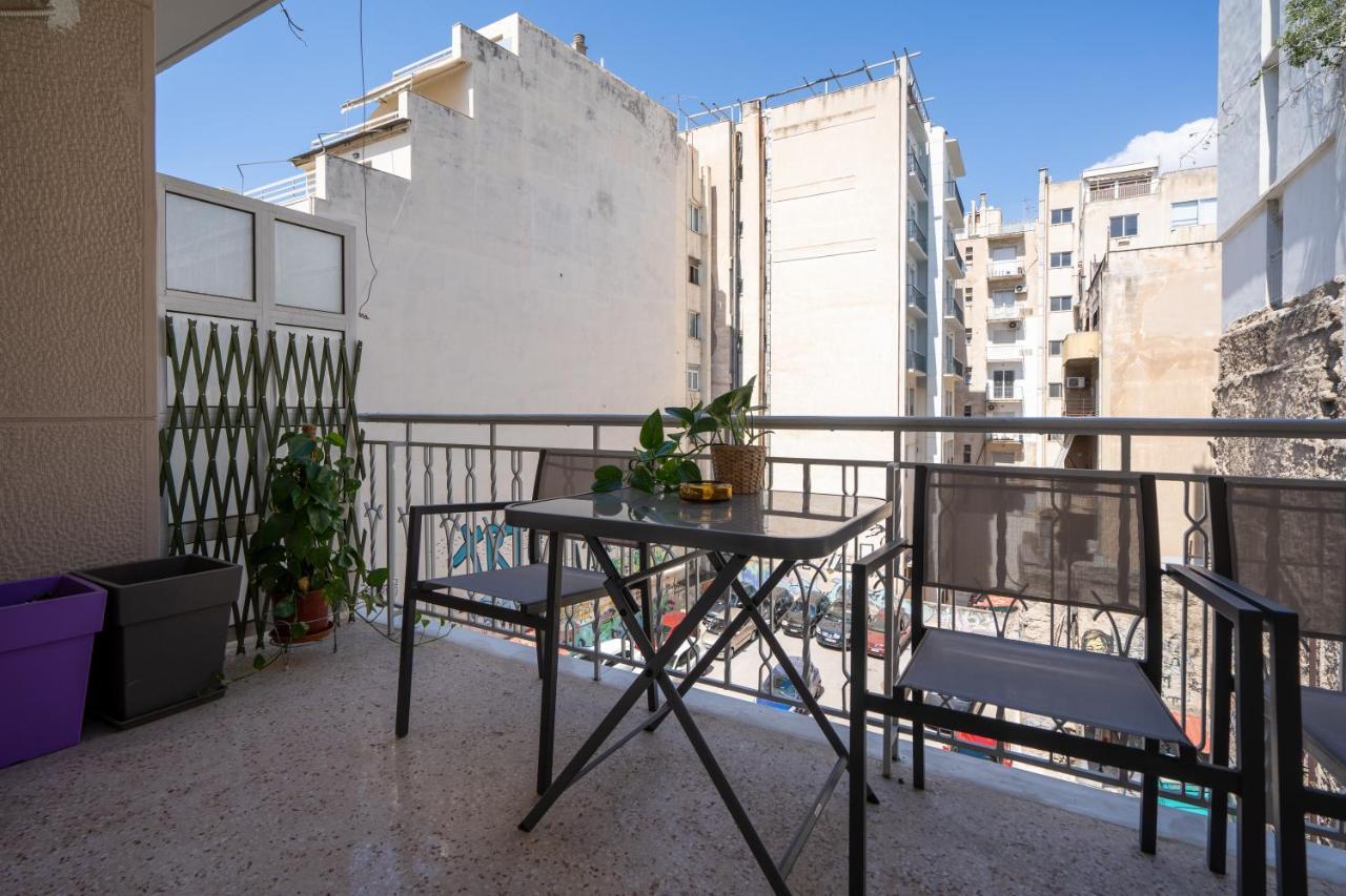 Exclusive Apartment In The Heart Of Афины Экстерьер фото